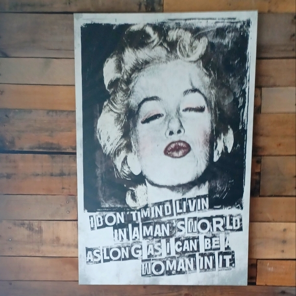 its about Lola boutique Other - Marylin Monroe Canvas Print :